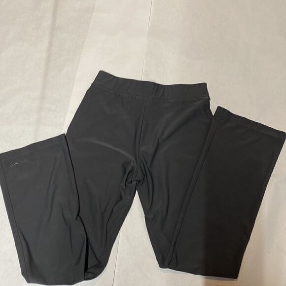 Women’s Nike Dri-Fit Pants - Size Medium - Picture 9 of 9